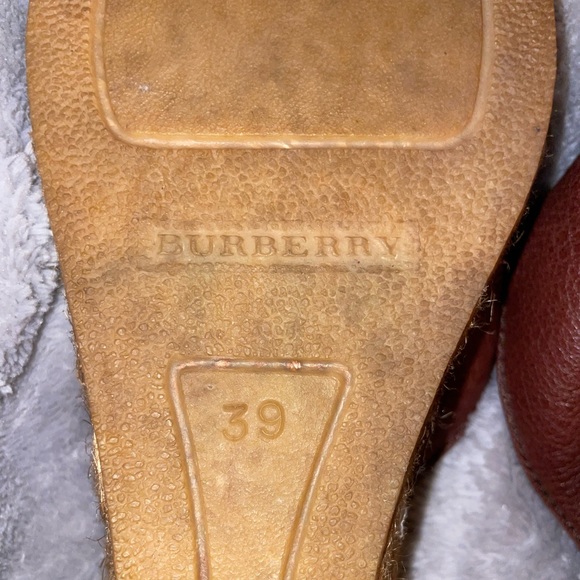 Authentic Burberry sandals - Picture 3 of 10